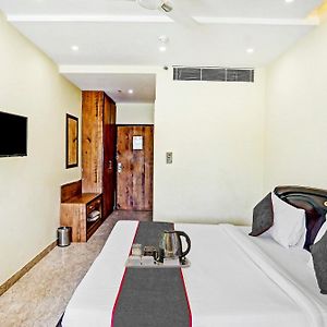 Super Townhouse Prakash Continental Near Netaji Subhash Place Metro Station